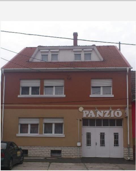 Napsugar Panzio Hotel Vác Exterior photo